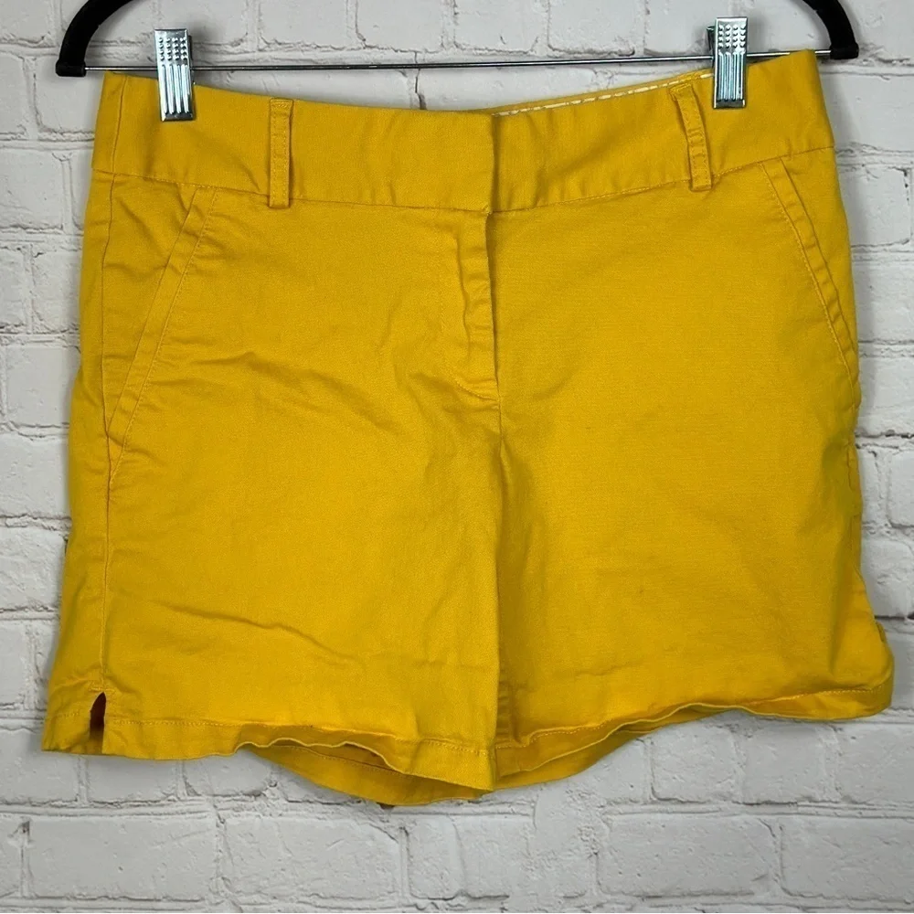 Ann Taylor Loft yellow cotton Stretch chino shorts, sz 2 preppy casual beachy